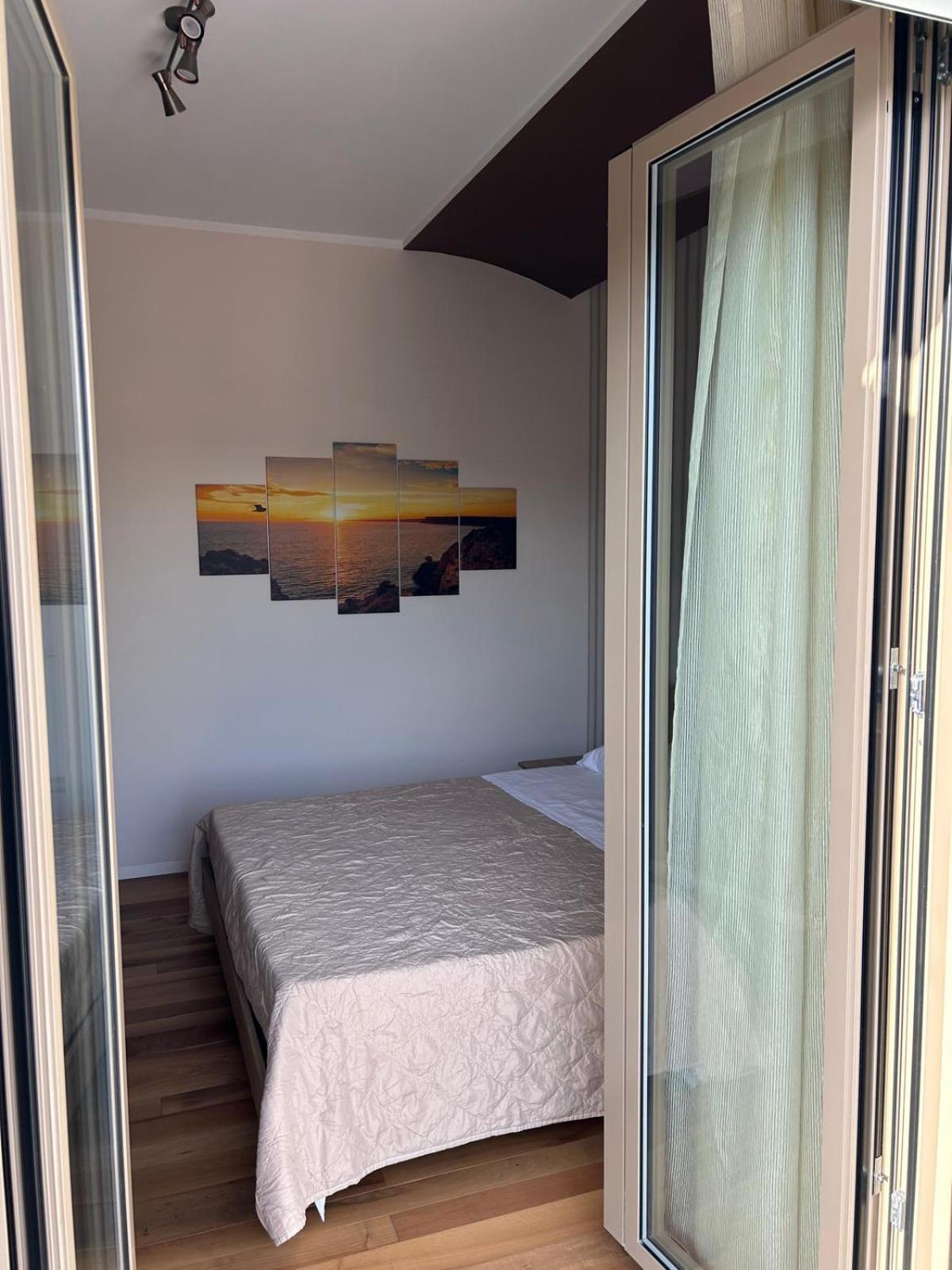 B&B Serangi - Il Piacere Di Sentirsi A Casa 세르콜라 외부 사진