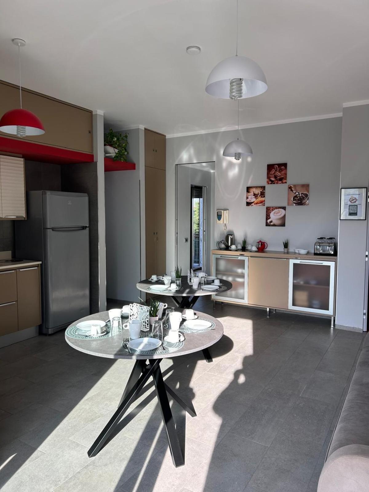 B&B Serangi - Il Piacere Di Sentirsi A Casa 세르콜라 외부 사진