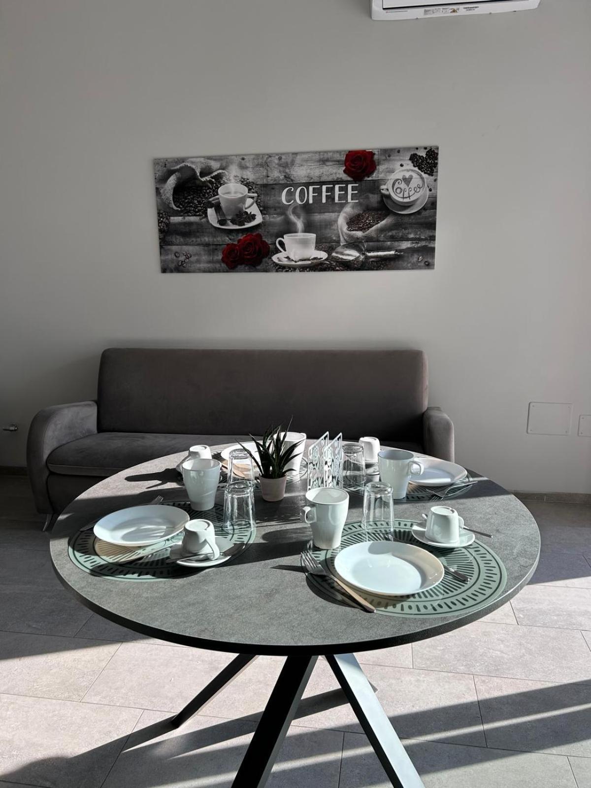 B&B Serangi - Il Piacere Di Sentirsi A Casa 세르콜라 외부 사진